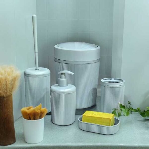 5-Piece Bathroom Accessory Set in Blue