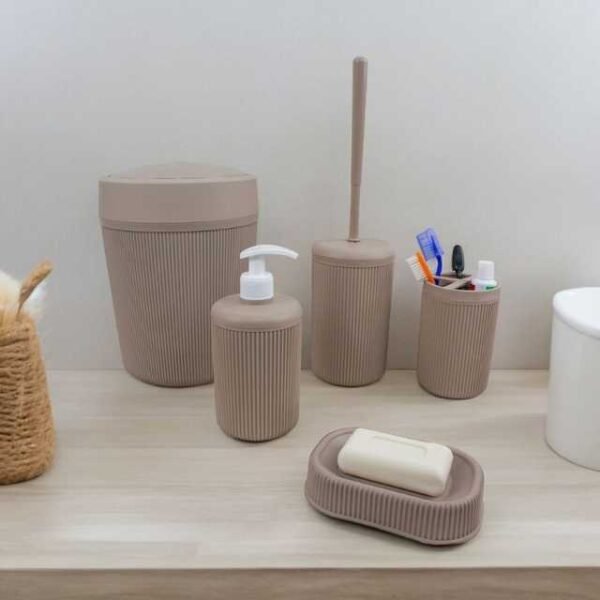 5-Piece Bathroom Accessory Set in Brown