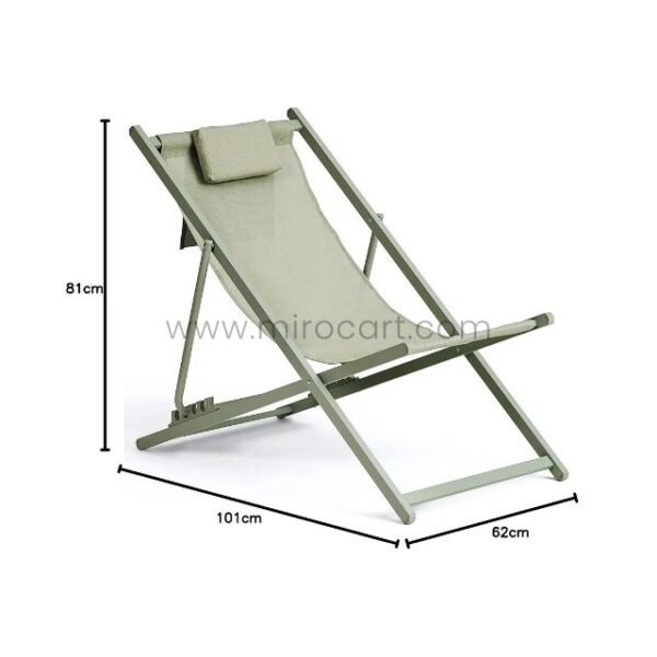 A foldable beach sun lounger with labeled dimensions of 101 cm in length, 62 cm in width, and 81 cm in height.