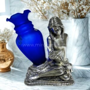 Handcrafted Mother-Child Figurine — Italian-Made Bonding Statue with Opaline Glow